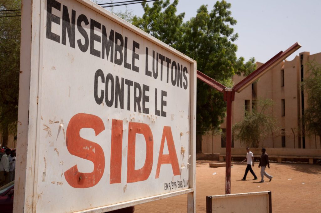 VIH/SIDA: un vieux fléau qui frappe encore les jeunes