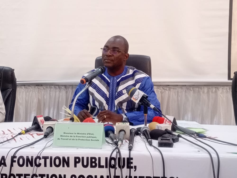 Concours directs 2022 : le ministre de la fonction publique s’explique sur les retard des résultats