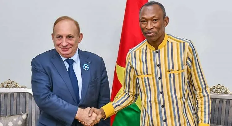 <strong><em>« Nos forces spéciales resteront ici tant que les autorités burkinabè le souhaiteront</em> », ambassadeur de France</strong>