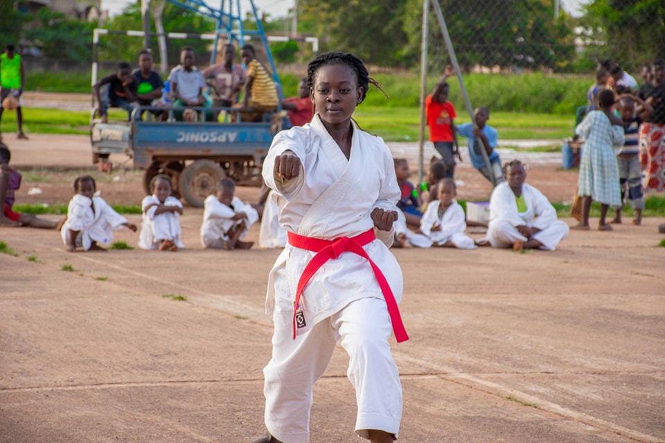 Esther Ouédraogo,  révélation du Karaté do au Burkina