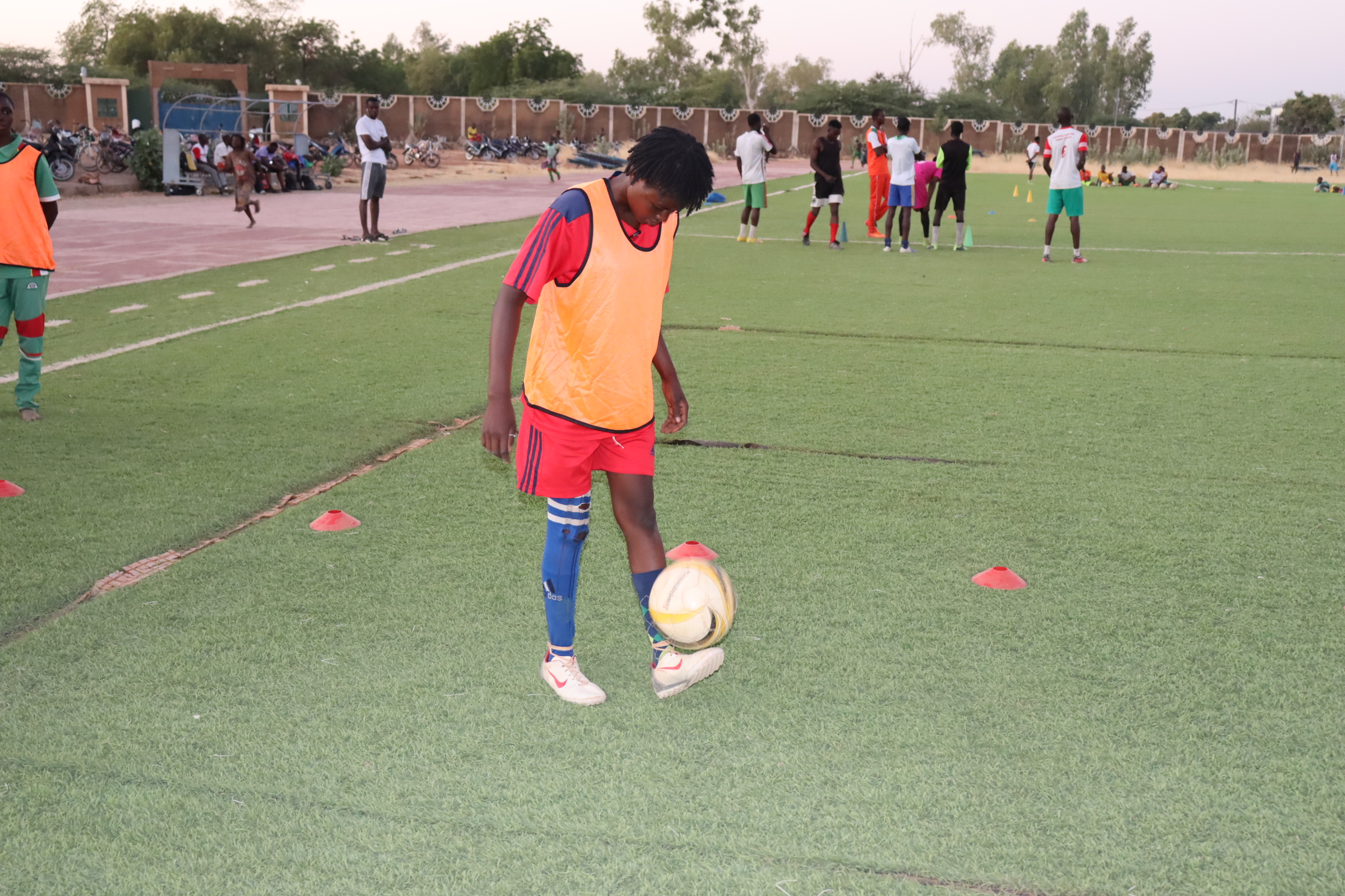 Football féminin à Manga: Beaucoup de passionnées, très peu de soutien