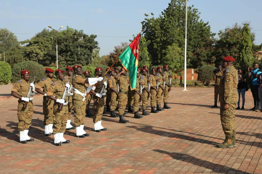 <strong>Burkina : un recrutement ouvre la porte de l’Armée aux VDP</strong>