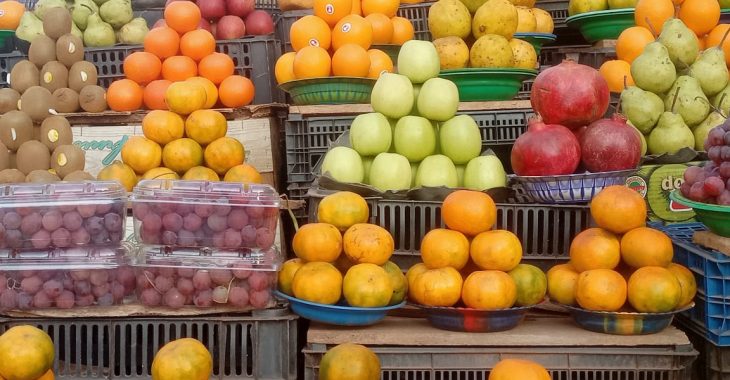 Fruits importés au Burkina : les revendeuses face au défi de la conservation