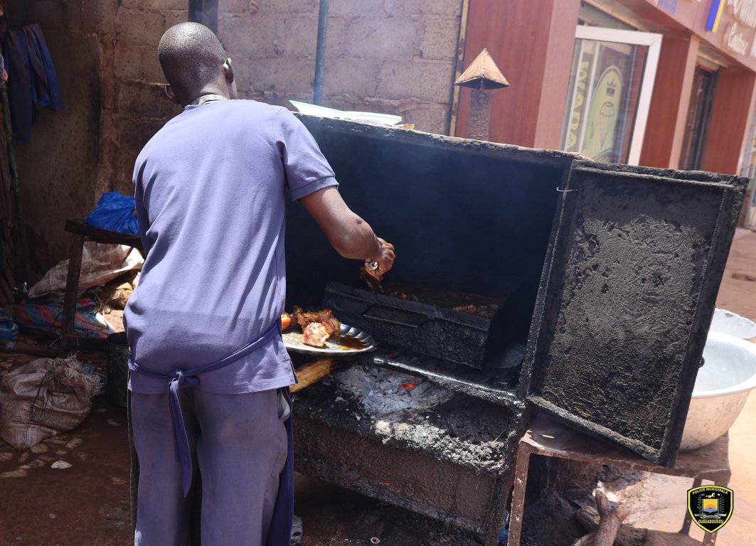 Ouaga: Des vendeurs de porc au four sensibilisés sur l’hygiène