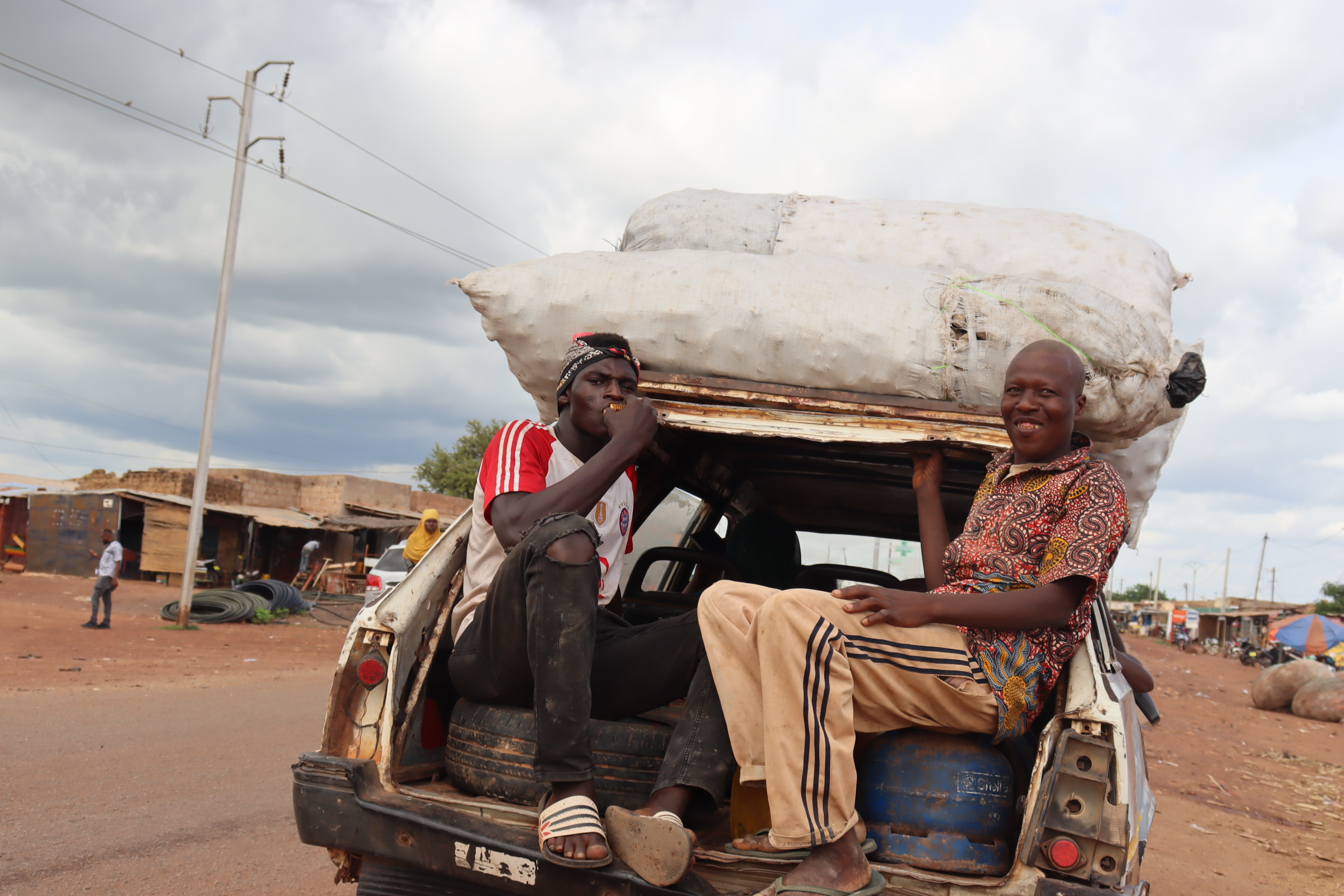 Burkina : Ces épaves qui servent de taxi entre Bama et Bobo