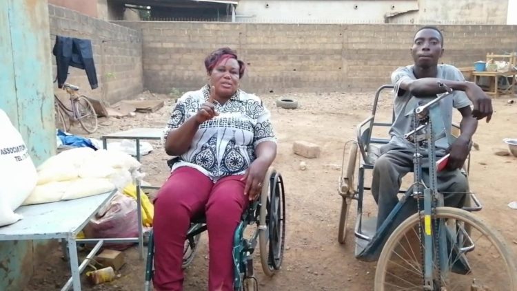 Rasmata Konfo, la femme qui défie son handicap et aide les autres