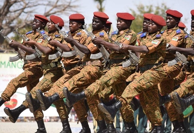 Burkina Faso : Le Parlement de Transition autorise l’envoi d’un contingent militaire au Niger