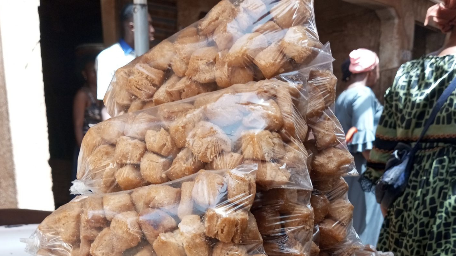 A Ouagadougou, la rue des gâteaux ou la recette contre la pauvreté au quartier Dapoya
