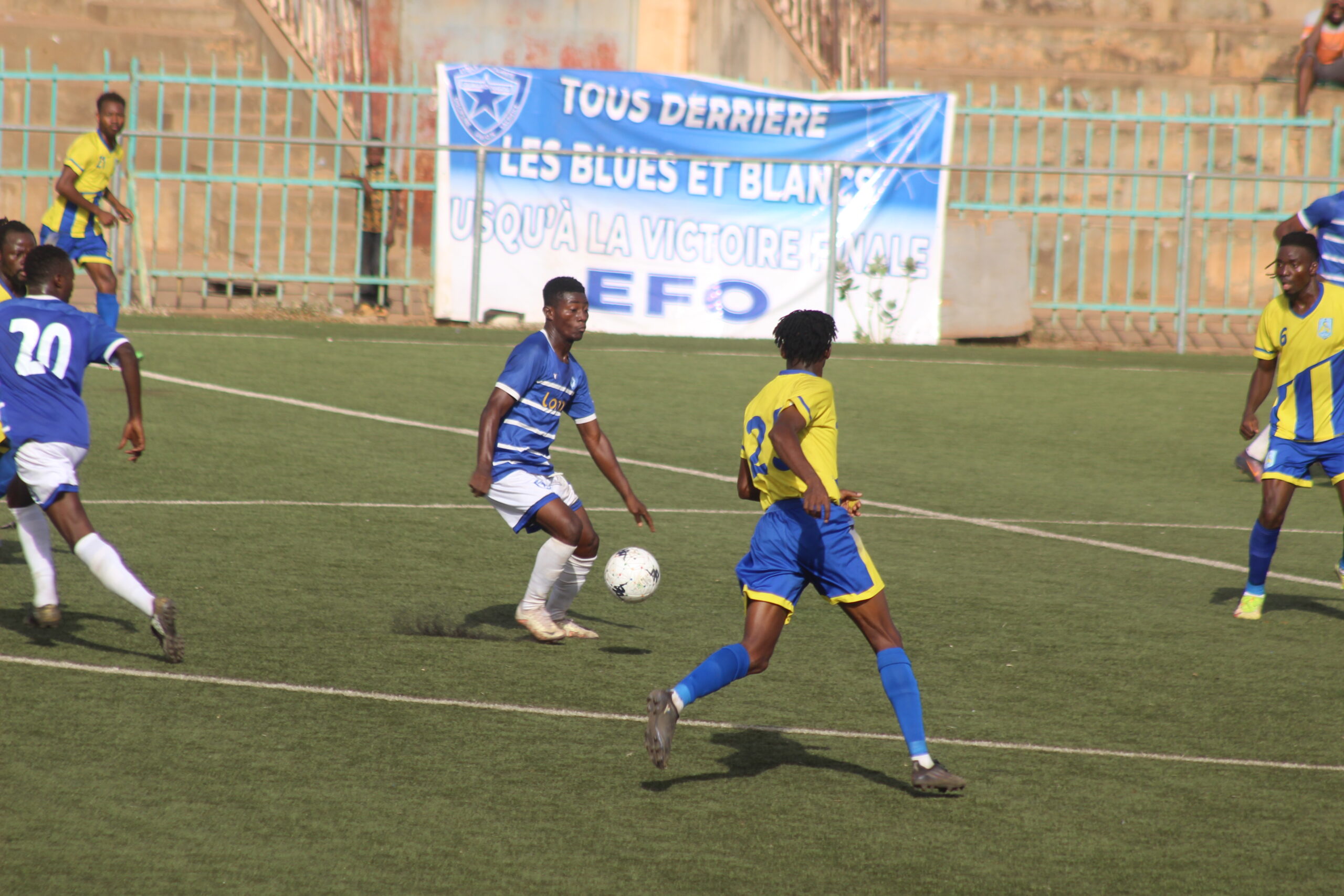 🎧Au Burkina, le football reprend ses droits avec des arriérés de salaires des footballeurs