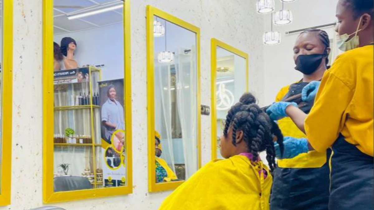 Burkina: des cheveux longs et crépus à tout prix
