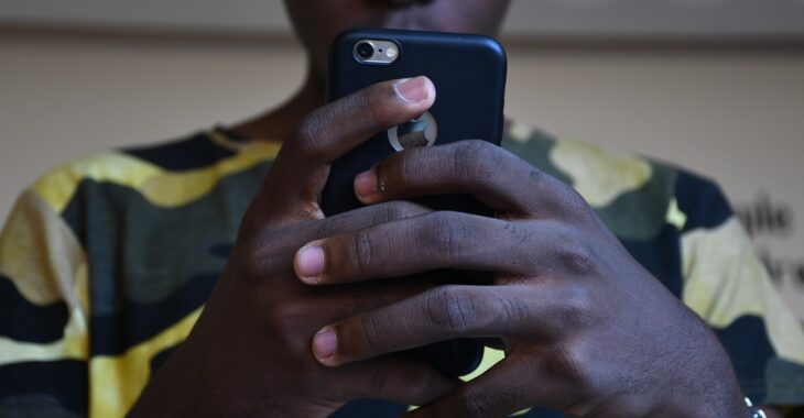 Le téléphone portable, relation toxique avec les enfants