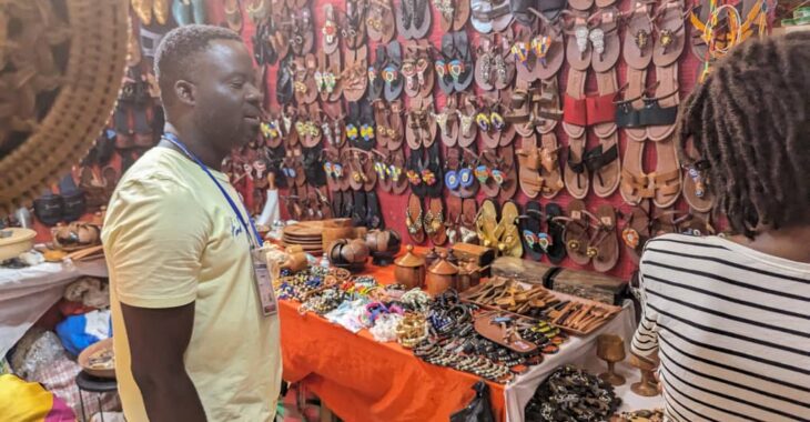 La fête et le business au SIAO