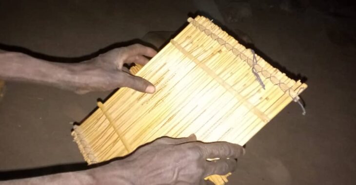 Les notes à l'agonie du tianhoun, instrument de musique