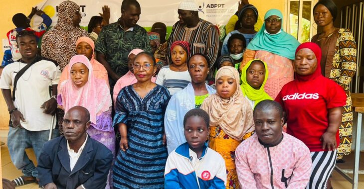 Petites tailles, grandes visions : Mariam et Adama brisent les stéréotypes du nanisme au Burkina