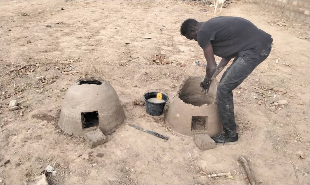 A Nouna, un déplacé mise sur les pondoirs traditionnels pour nourrir sa famille