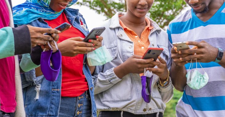 Construire sa carrière en ligne : stratégies et témoignages