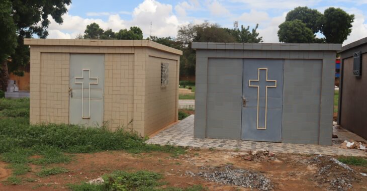 Les caveaux familiaux, une nouvelle tendance funéraire à Ouagadougou