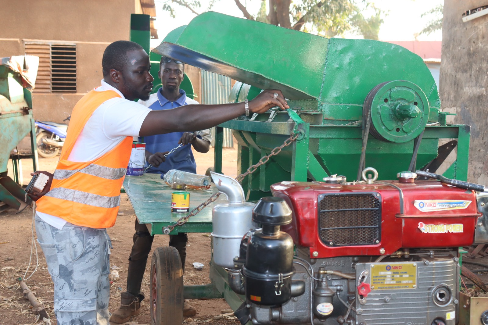 Au Burkina Faso, un jeune inventeur de machines agricoles veut révolutionner l&rsquo;agriculteur