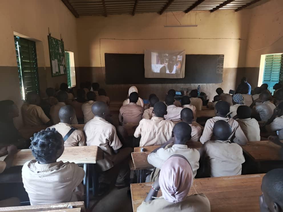 Education sexuelle : à Bandougou, le RAJS apprend aux jeunes filles à mieux se protégées