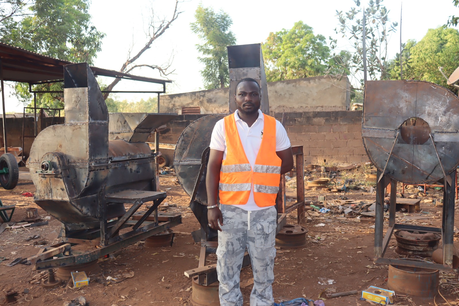 À Léo, Abdoul Wahab Nikiema mise sur le génie local pour mécaniser l’agriculture burkinabè
