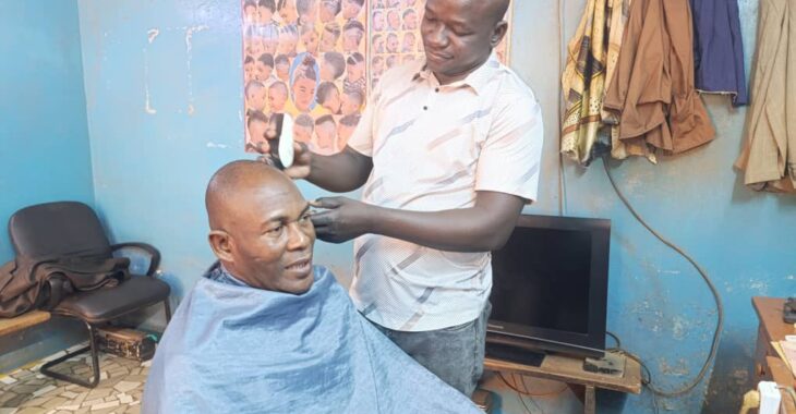 A Ouagadougou, chacun son coiffeur