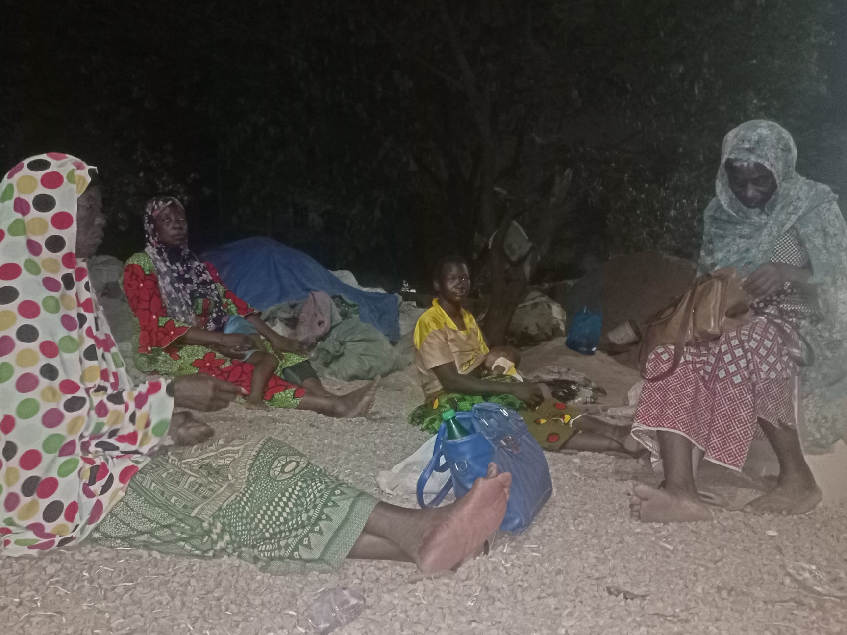 Ouaga: rejetée et faute de moyens, ces femmes dorment à la belle étoile