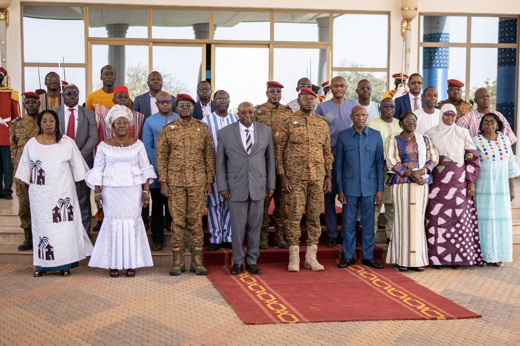 Burkina Faso : des jeunes espèrent le retour de la paix avec le nouveau gouvernement