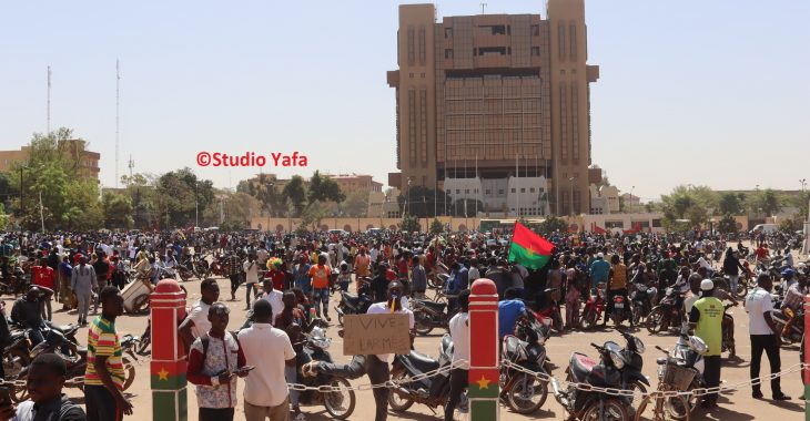 Putsch au Burkina : Des manifestants dans l'euphorie