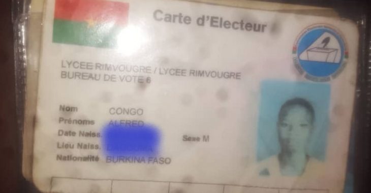 Jeunes en âge de voter et opposés sur l’utilité des élections