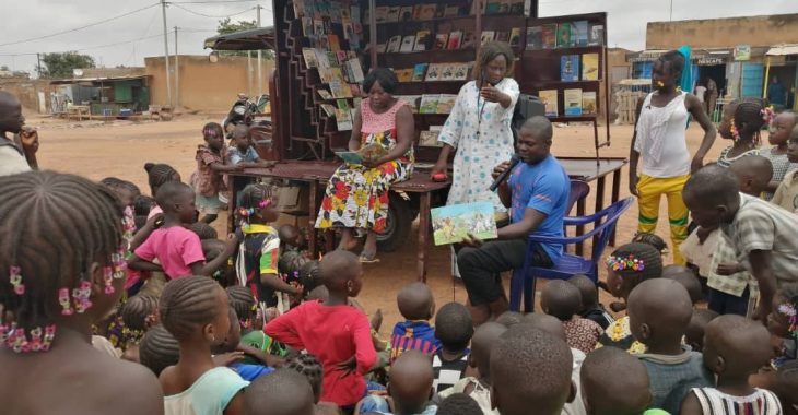 Biblio-Moto : inculquer la culture du livre aux plus jeunes