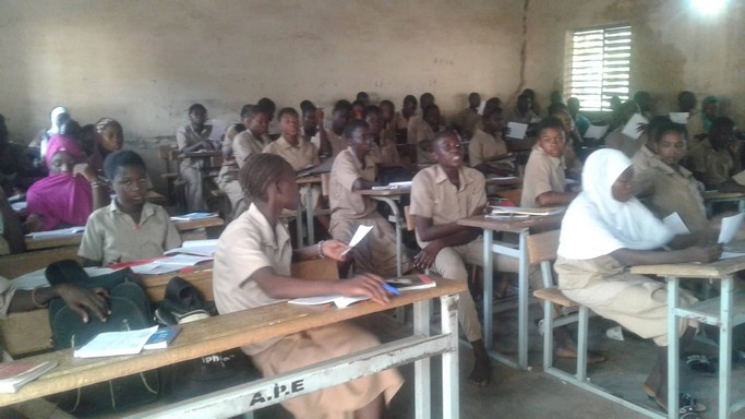 Léo : des élèves souhaitent  des voyages au Ghana pour  mieux s’exprimer en anglais.