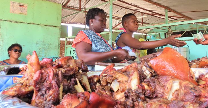 Koudougou : chez la dame du « bon porc au four »