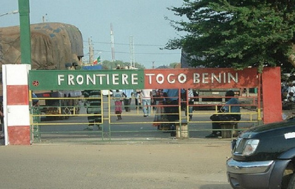 Burkina : l’activité de jeunes commerçants impactée par la fermeture des frontières terrestres