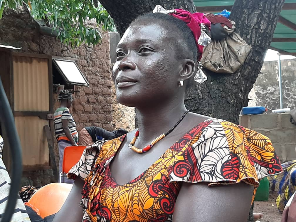 « Il y a une manière de la coucher le corps dans la tombe », Hélène Da, fossoyeuse