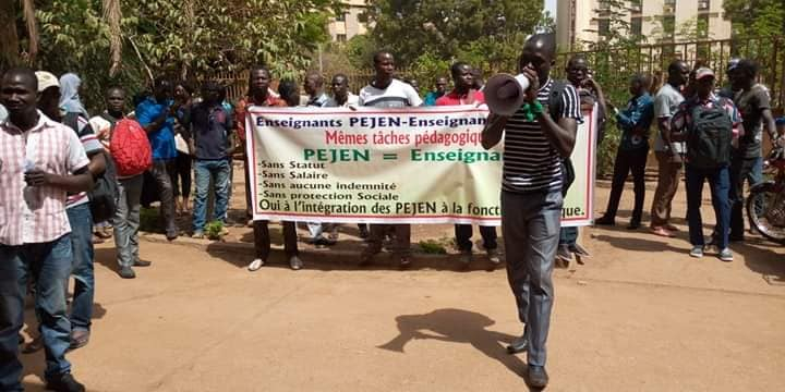Emploi au Burkina : des enseignants du PEJEN dans l’incertitude
