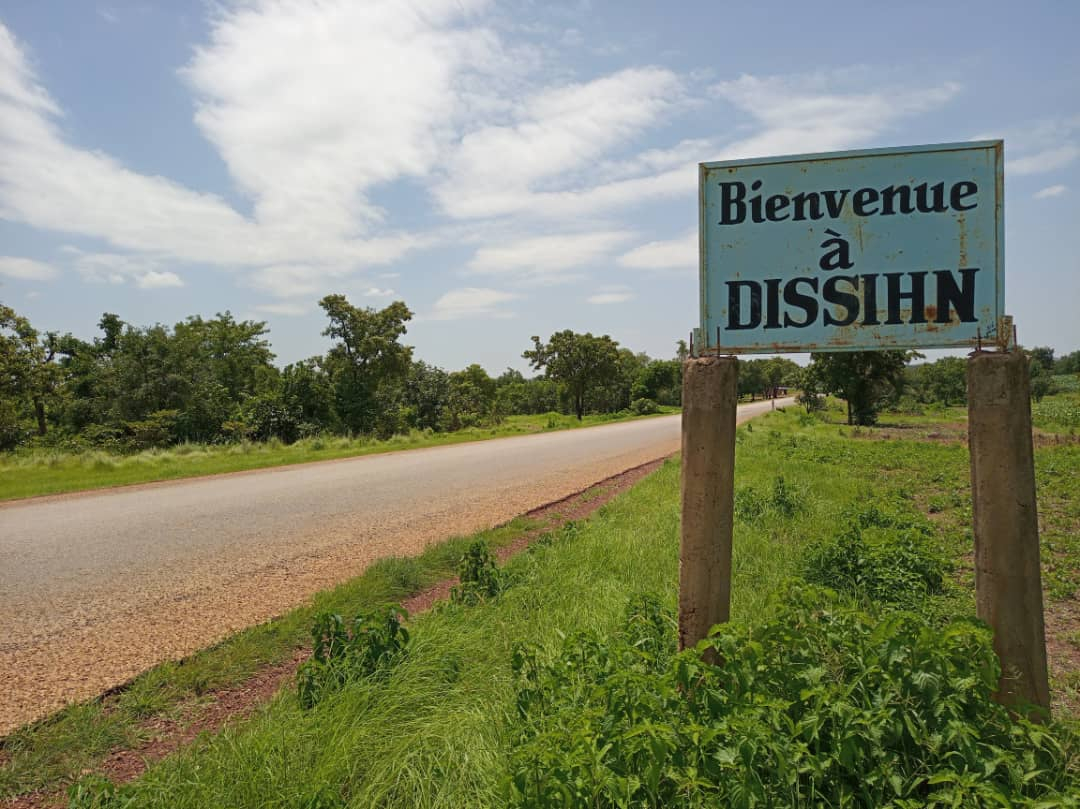 Exode rural : à Dissin, des jeunes filles gardent un goût amer