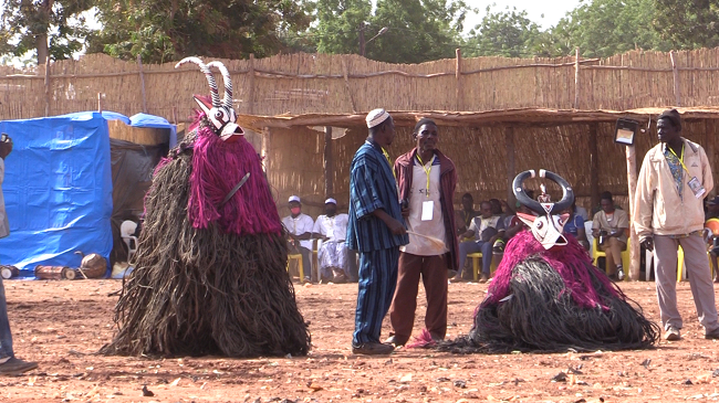 Masque au Burkina : la difficile perpétuation de la tradition chez les Bwaba