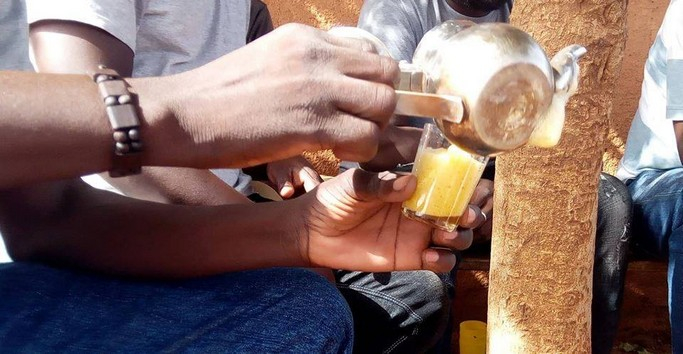 Burkina : un grin de thé pas comme les autres