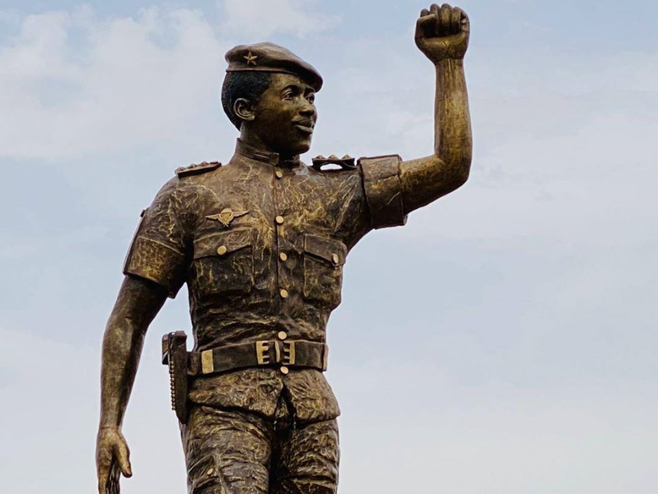Burkina : la nouvelle statue de Sankara attire la foule