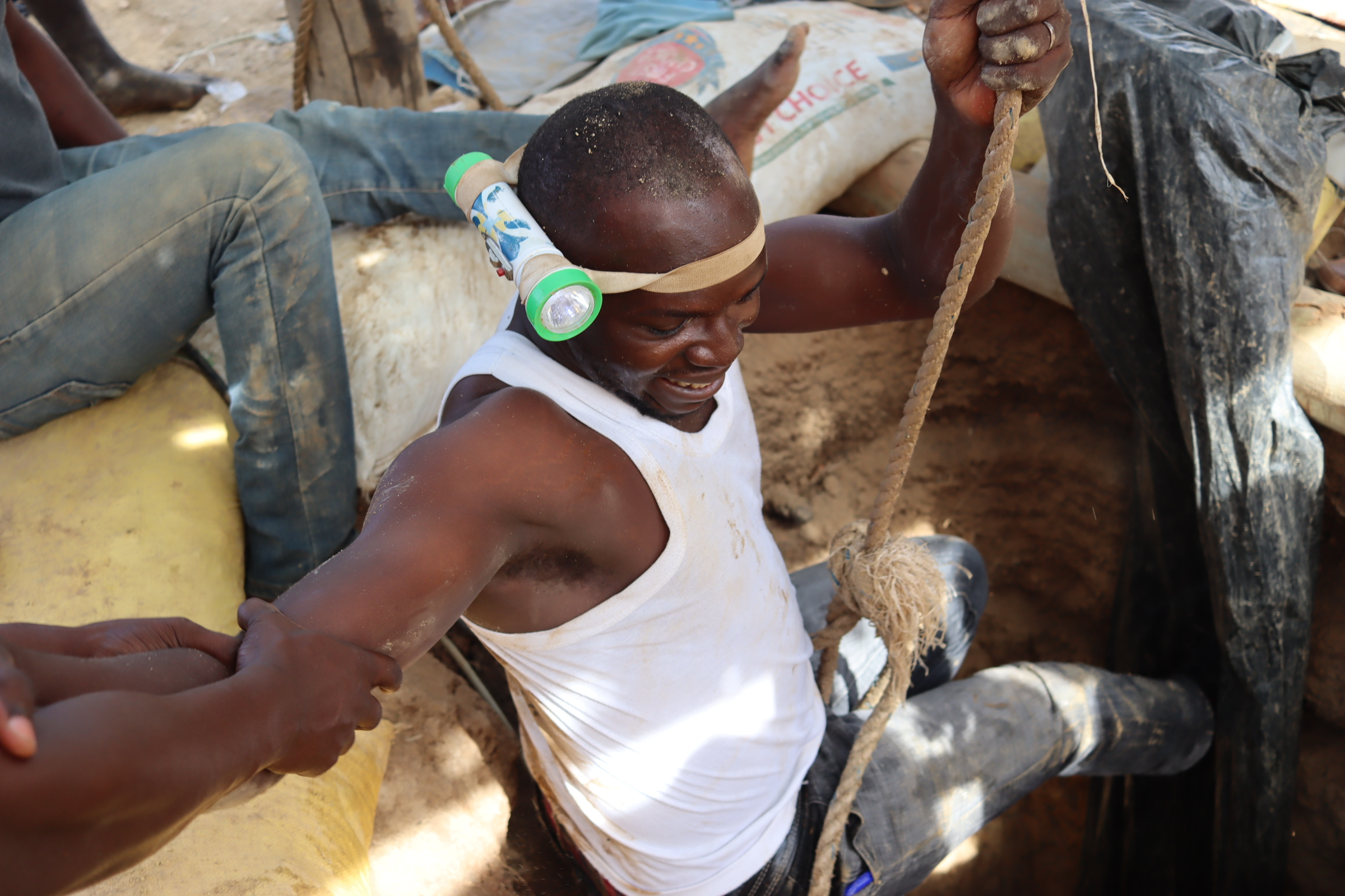 Recherche d’or au Burkina : dans les profondeurs d’une galerie