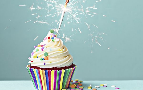 Des anniversaires fictifs comme moyen d’extorsion