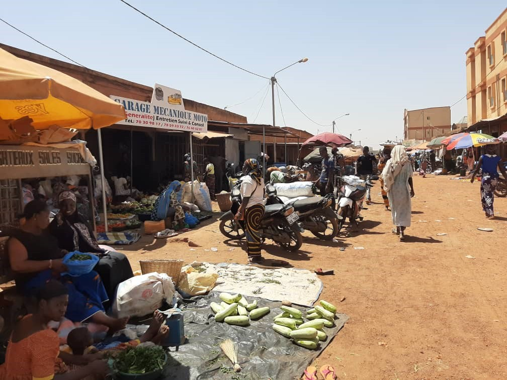 Covid 19 au Burkina : des marchés improvisés dans des allées de quartiers