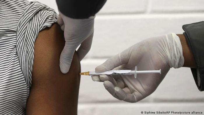 Covid-19 au Burkina : 57.8% de la population prêts pour la vaccination, selon un sondage