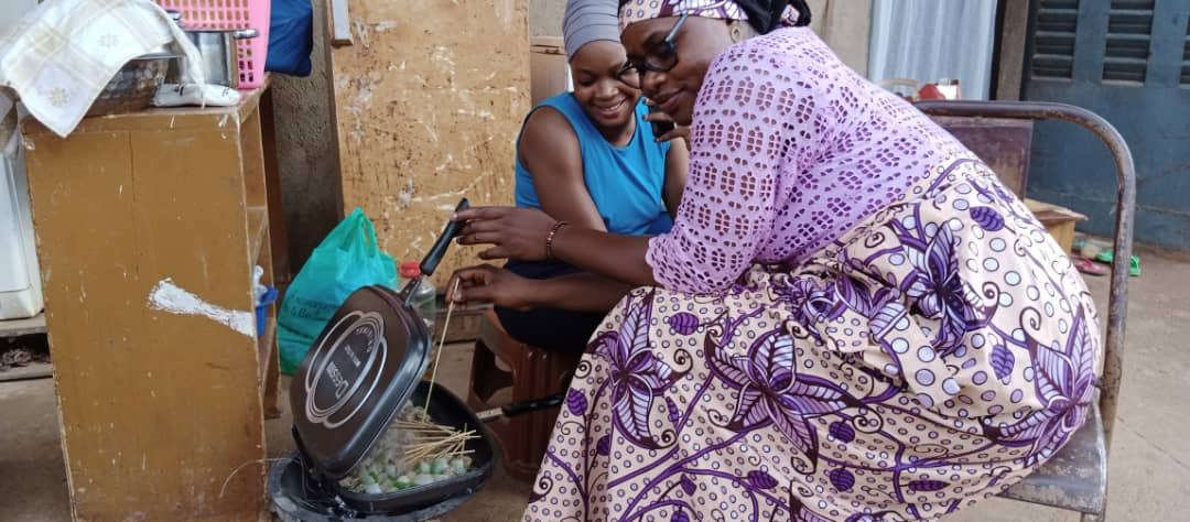 Maria et Safiatou : médecins le jour, restauratrices le soir