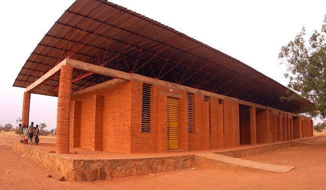 Architecture: « il faut faire la différence entre l’architecte et celui qui sait dessiner »