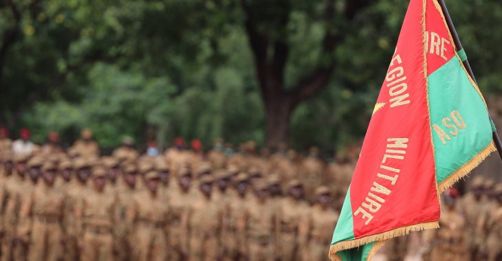 Lutte contre le terrorisme : le Burkina enrôle 800 hommes dans une opération conjointe avec le Mali