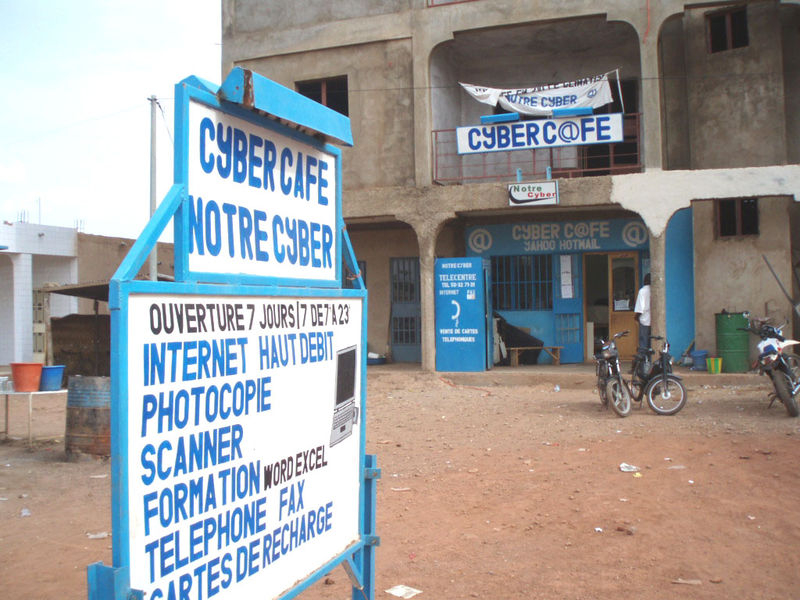 Ouagadougou : la résistance des cybercafés