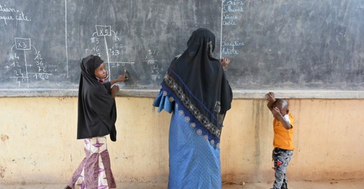 Mali et Niger: éviter que les enfants déscolarisés ne grossissent les rangs des groupes armés