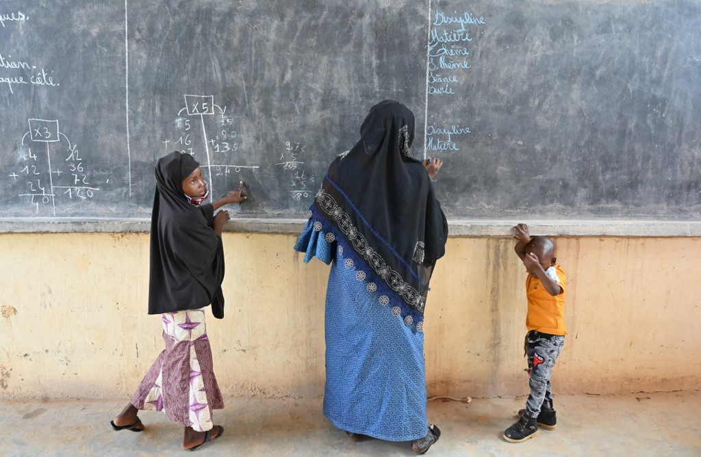 Mali et Niger: éviter que les enfants déscolarisés ne grossissent les rangs des groupes armés