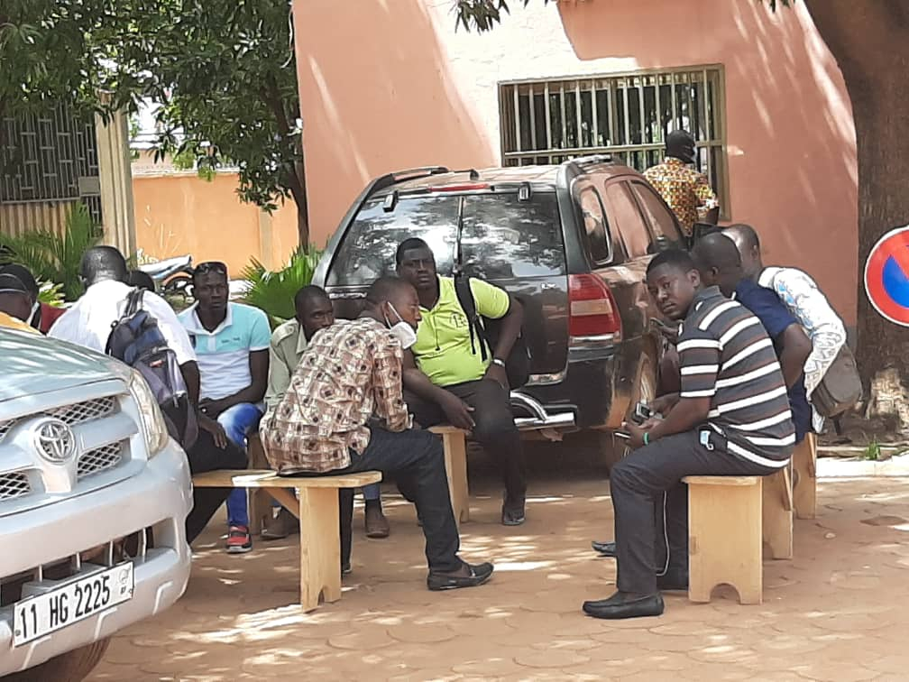 Covid-19 au Burkina : des agents de santé réquisitionnés réclament leur paiement